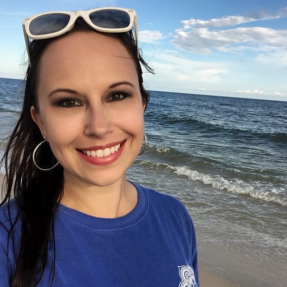 Meet your Posher, Ashley - Picture 5 of 7